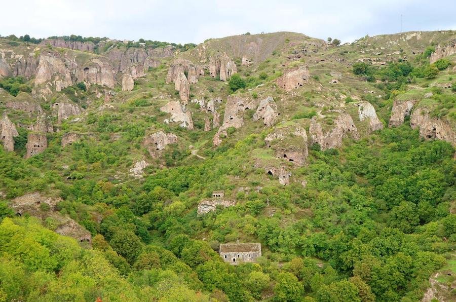 old-khndzoresk-armenia