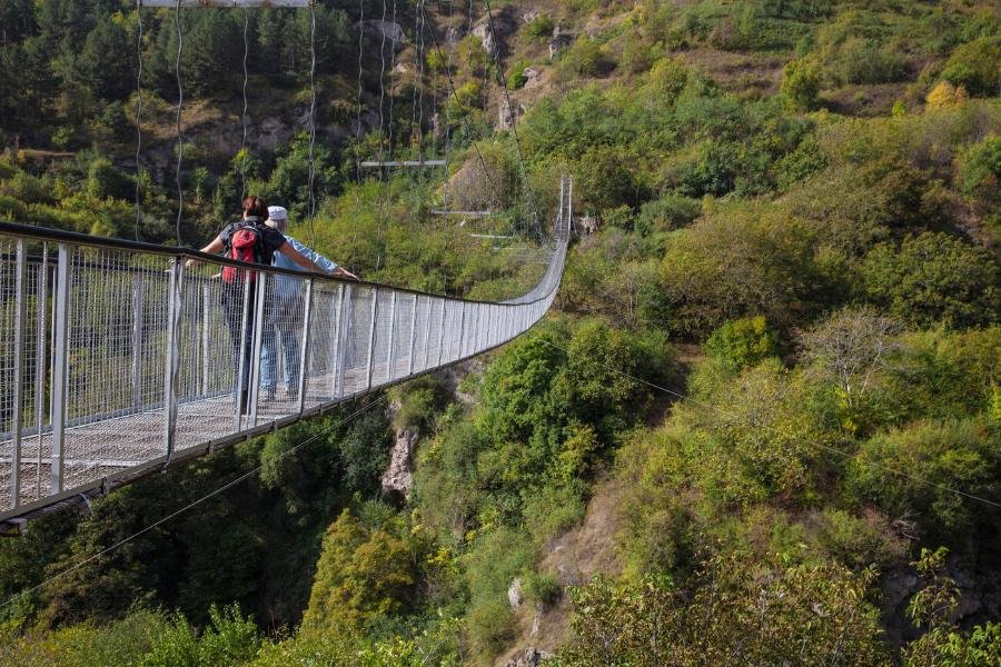 swinging bridge khdzoresk