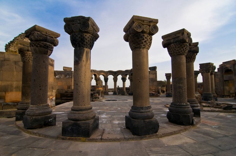 zvartnots cathedral construction history