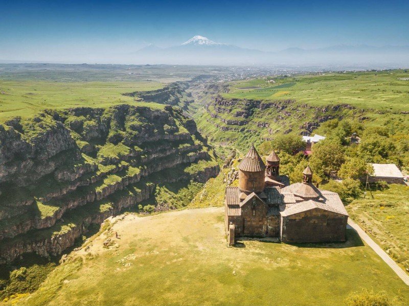 Instagrammable places in Armenia Saghmosavank