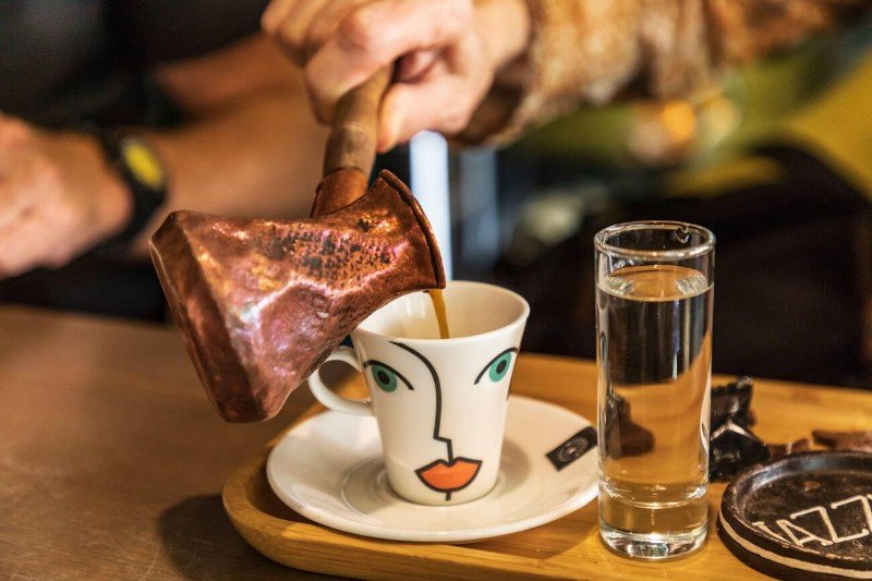 Armenian coffee drinking method