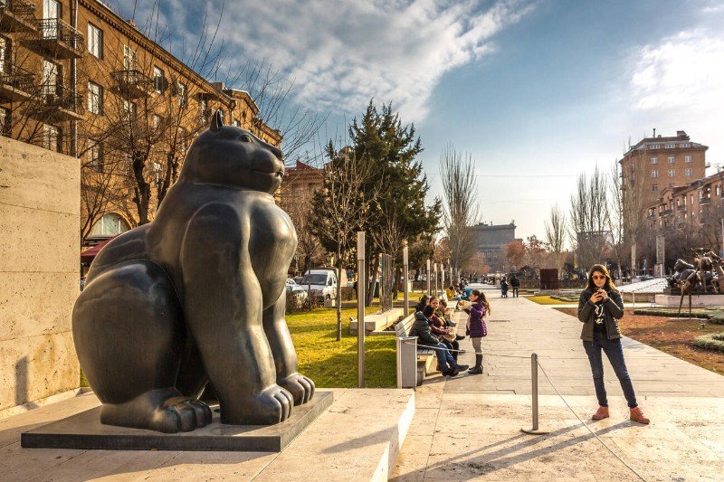 Tourist in cultural cascade