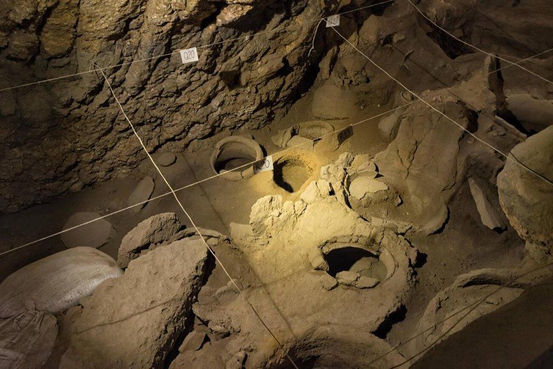 Areni-1 footprint archaeological discovery
